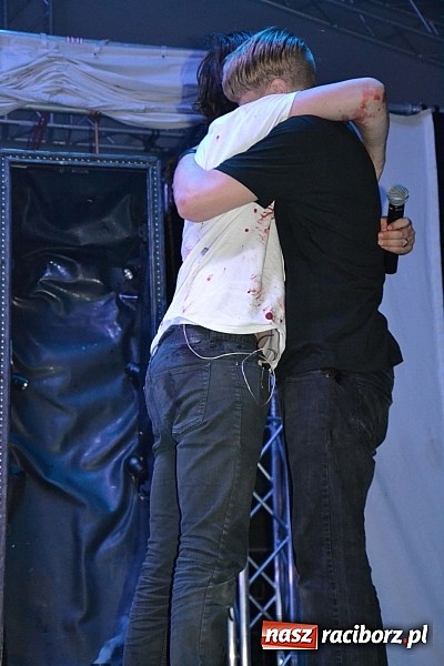 Zdjęcie w galerii na portalu naszraciborz.pl: Zamek przeszedł rockowy chrzest. Mocne nocne show No Longer Music wiadomości z regionu