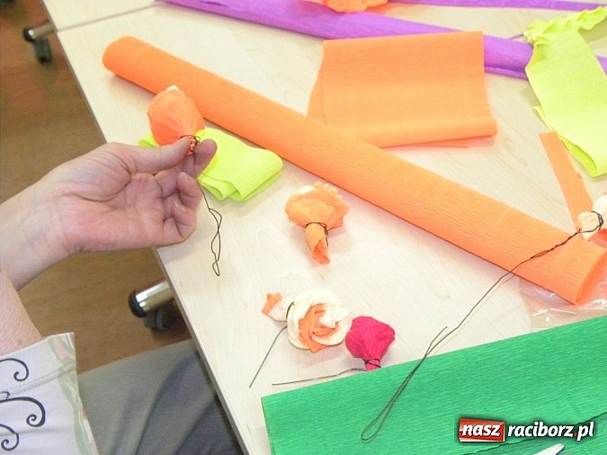 Zdjęcie w galerii na portalu naszraciborz.pl: Mała Akademia Sztuki: Czas na róże  wiadomości z regionu