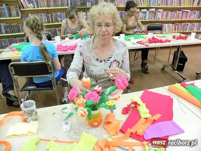 Zdjęcie w galerii na portalu naszraciborz.pl: Mała Akademia Sztuki: Czas na róże  wiadomości z regionu