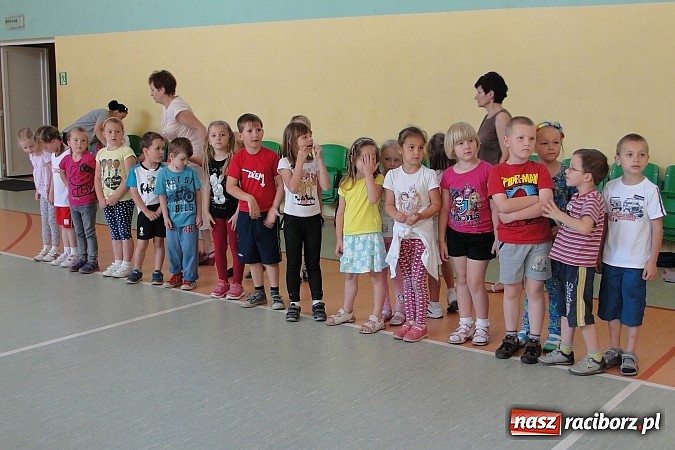 Zdjęcie w galerii na portalu naszraciborz.pl: Przedszkolaki na dniu sportu w Mechaniku  wiadomości z regionu