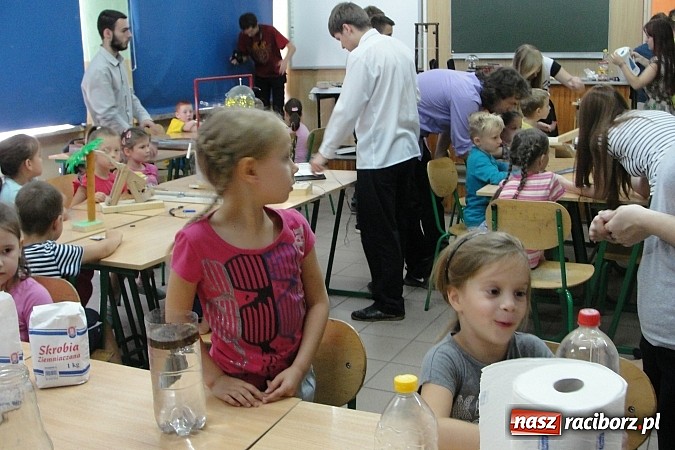 Zdjęcie w galerii na portalu naszraciborz.pl: Przedszkolaki na dniu sportu w Mechaniku  wiadomości z regionu