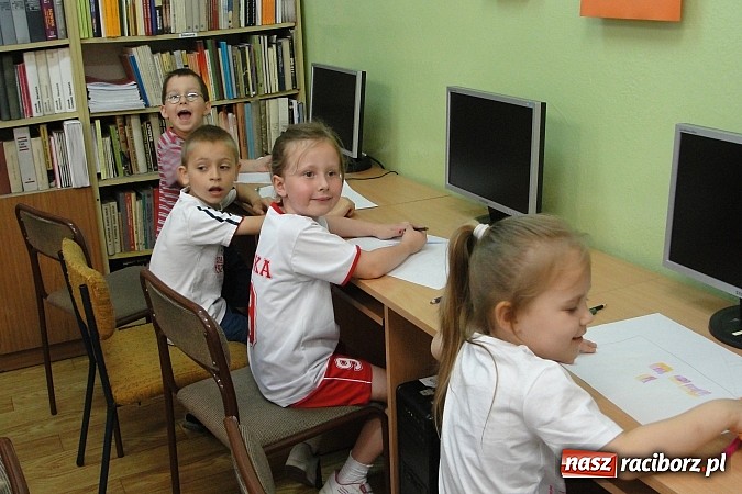 Zdjęcie w galerii na portalu naszraciborz.pl: Przedszkolaki na dniu sportu w Mechaniku  wiadomości z regionu