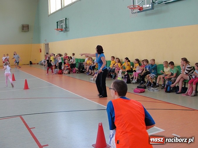 Zdjęcie w galerii na portalu naszraciborz.pl: Przedszkolaki na dniu sportu w Mechaniku  wiadomości z regionu