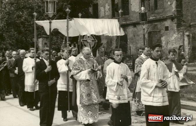 Zdjęcie w galerii na portalu naszraciborz.pl: O nieugiętym proboszczu, który za procesję Bożego Ciała płacił komunistom mandaty wiadomości z regionu