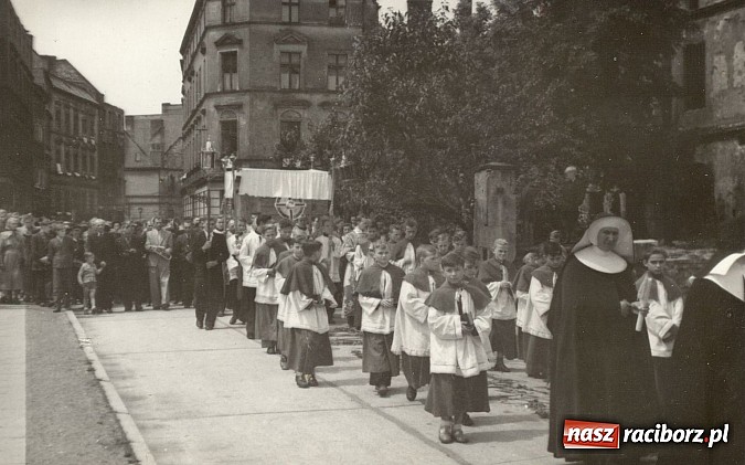 Zdjęcie w galerii na portalu naszraciborz.pl: O nieugiętym proboszczu, który za procesję Bożego Ciała płacił komunistom mandaty wiadomości z regionu