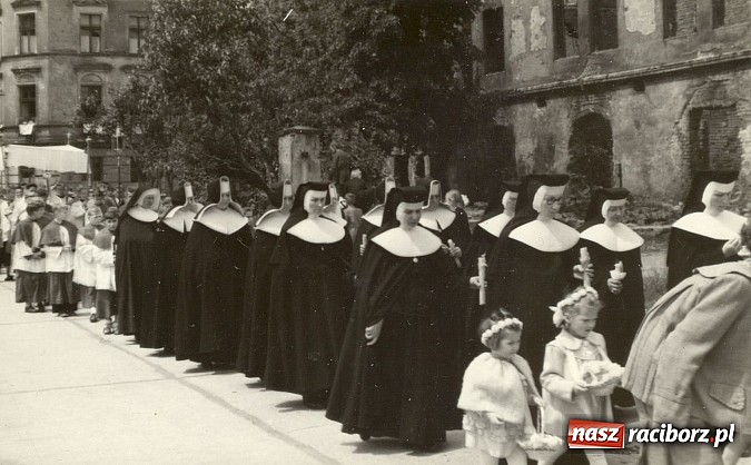 Zdjęcie w galerii na portalu naszraciborz.pl: O nieugiętym proboszczu, który za procesję Bożego Ciała płacił komunistom mandaty wiadomości z regionu