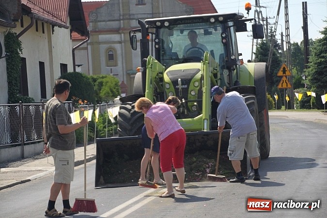 Zdjęcie w galerii na portalu naszraciborz.pl: Boże Ciało we wioskach powiatu raciborskiego wiadomości z regionu