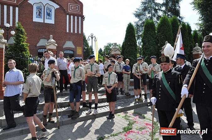 Zdjęcie w galerii na portalu naszraciborz.pl: Boże Ciało w Brzeziu nad Odrą - do czterech odnowionych kaplic wiadomości z regionu