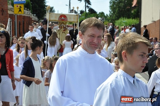 Zdjęcie w galerii na portalu naszraciborz.pl: Boże Ciało w Brzeziu nad Odrą - do czterech odnowionych kaplic wiadomości z regionu