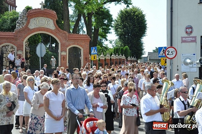 Zdjęcie w galerii na portalu naszraciborz.pl: Boże Ciało w Brzeziu nad Odrą - do czterech odnowionych kaplic wiadomości z regionu