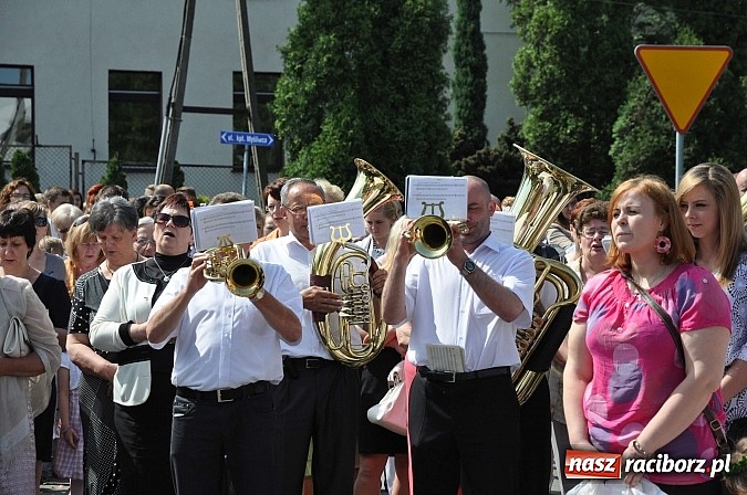 Zdjęcie w galerii na portalu naszraciborz.pl: Boże Ciało w Brzeziu nad Odrą - do czterech odnowionych kaplic wiadomości z regionu