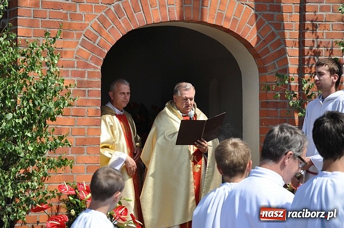 Zdjęcie w galerii na portalu naszraciborz.pl: Boże Ciało w Brzeziu nad Odrą - do czterech odnowionych kaplic wiadomości z regionu