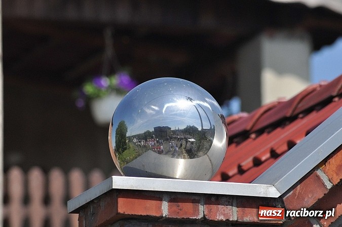 Zdjęcie w galerii na portalu naszraciborz.pl: Boże Ciało w Brzeziu nad Odrą - do czterech odnowionych kaplic wiadomości z regionu