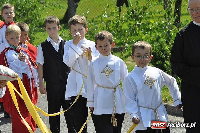 Zdjęcie w galerii na portalu naszraciborz.pl: Boże Ciało w Brzeziu nad Odrą - do czterech odnowionych kaplic wiadomości z regionu
