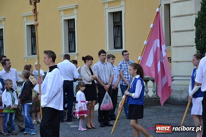 Zdjęcie w galerii na portalu naszraciborz.pl: Zabierzcie Jezusa ze sobą do domu! Procesja Bożego Ciała w Rudach  wiadomości z regionu