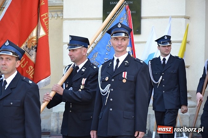 Zdjęcie w galerii na portalu naszraciborz.pl: Zabierzcie Jezusa ze sobą do domu! Procesja Bożego Ciała w Rudach  wiadomości z regionu