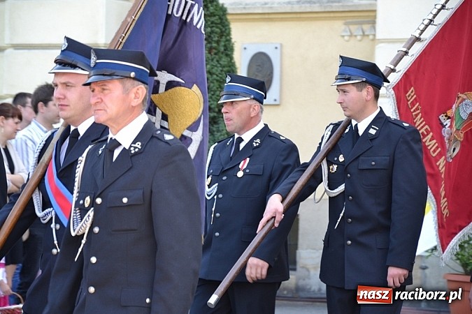 Zdjęcie w galerii na portalu naszraciborz.pl: Zabierzcie Jezusa ze sobą do domu! Procesja Bożego Ciała w Rudach  wiadomości z regionu