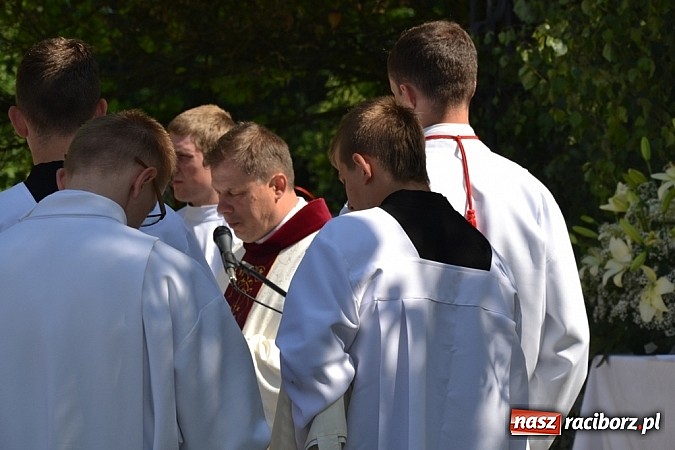 Zdjęcie w galerii na portalu naszraciborz.pl: Zabierzcie Jezusa ze sobą do domu! Procesja Bożego Ciała w Rudach  wiadomości z regionu