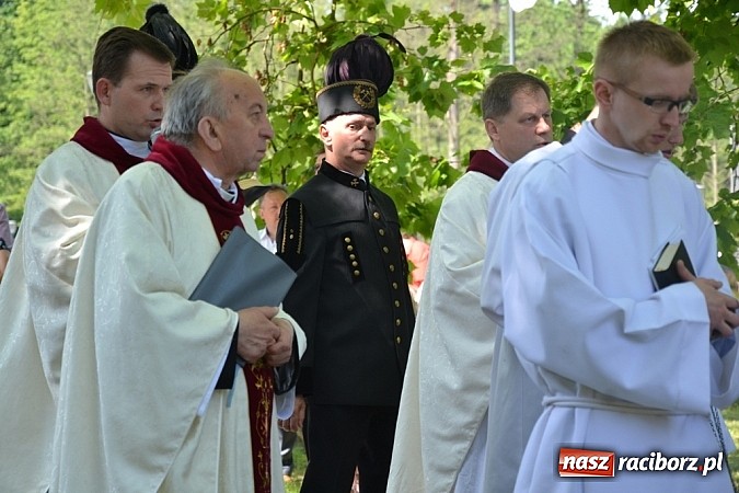 Zdjęcie w galerii na portalu naszraciborz.pl: Zabierzcie Jezusa ze sobą do domu! Procesja Bożego Ciała w Rudach  wiadomości z regionu