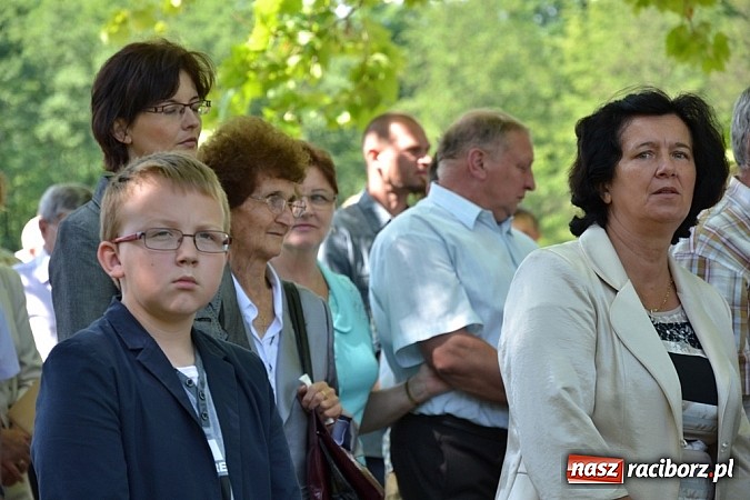 Zdjęcie w galerii na portalu naszraciborz.pl: Zabierzcie Jezusa ze sobą do domu! Procesja Bożego Ciała w Rudach  wiadomości z regionu