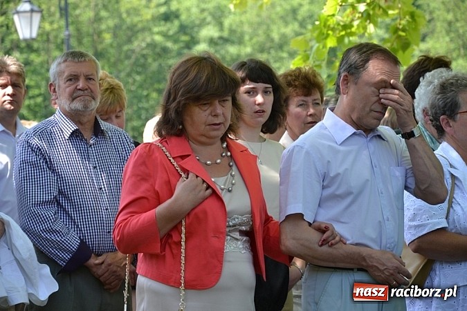 Zdjęcie w galerii na portalu naszraciborz.pl: Zabierzcie Jezusa ze sobą do domu! Procesja Bożego Ciała w Rudach  wiadomości z regionu