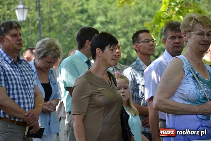 Zdjęcie w galerii na portalu naszraciborz.pl: Zabierzcie Jezusa ze sobą do domu! Procesja Bożego Ciała w Rudach  wiadomości z regionu