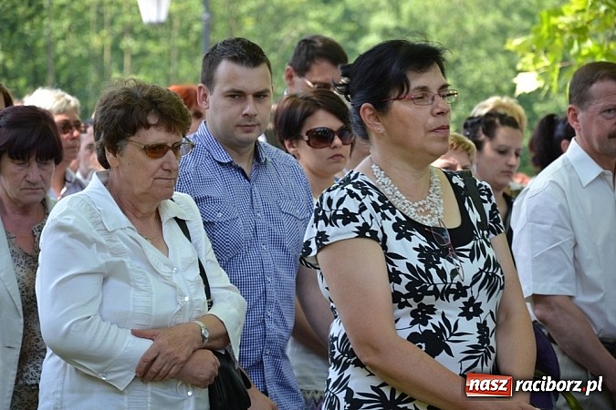 Zdjęcie w galerii na portalu naszraciborz.pl: Zabierzcie Jezusa ze sobą do domu! Procesja Bożego Ciała w Rudach  wiadomości z regionu