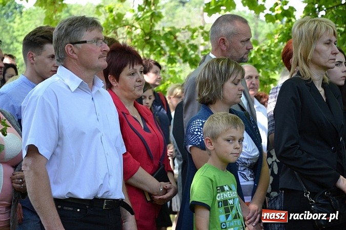Zdjęcie w galerii na portalu naszraciborz.pl: Zabierzcie Jezusa ze sobą do domu! Procesja Bożego Ciała w Rudach  wiadomości z regionu