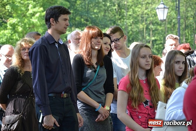 Zdjęcie w galerii na portalu naszraciborz.pl: Zabierzcie Jezusa ze sobą do domu! Procesja Bożego Ciała w Rudach  wiadomości z regionu