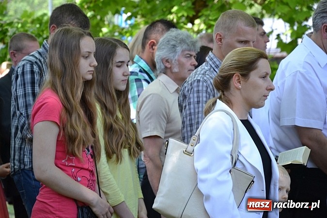 Zdjęcie w galerii na portalu naszraciborz.pl: Zabierzcie Jezusa ze sobą do domu! Procesja Bożego Ciała w Rudach  wiadomości z regionu
