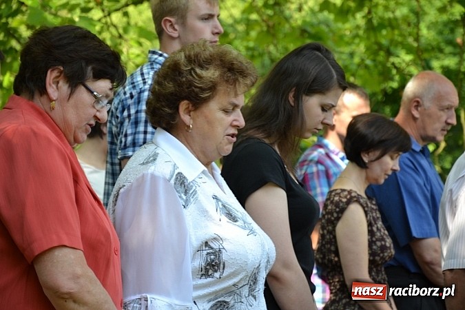 Zdjęcie w galerii na portalu naszraciborz.pl: Zabierzcie Jezusa ze sobą do domu! Procesja Bożego Ciała w Rudach  wiadomości z regionu