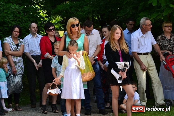 Zdjęcie w galerii na portalu naszraciborz.pl: Zabierzcie Jezusa ze sobą do domu! Procesja Bożego Ciała w Rudach  wiadomości z regionu
