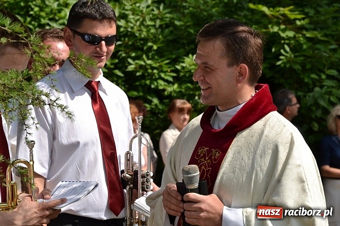 Zdjęcie w galerii na portalu naszraciborz.pl: Zabierzcie Jezusa ze sobą do domu! Procesja Bożego Ciała w Rudach  wiadomości z regionu