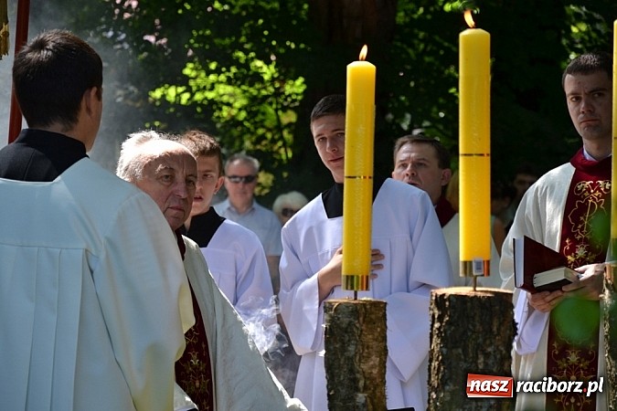Zdjęcie w galerii na portalu naszraciborz.pl: Zabierzcie Jezusa ze sobą do domu! Procesja Bożego Ciała w Rudach  wiadomości z regionu
