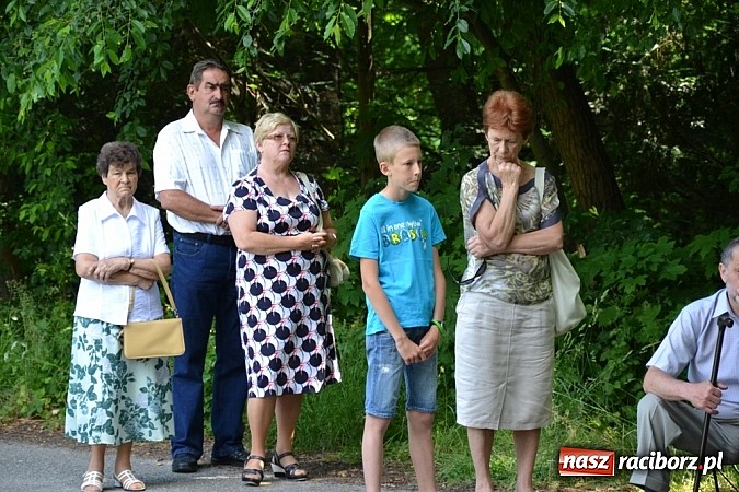 Zdjęcie w galerii na portalu naszraciborz.pl: Zabierzcie Jezusa ze sobą do domu! Procesja Bożego Ciała w Rudach  wiadomości z regionu