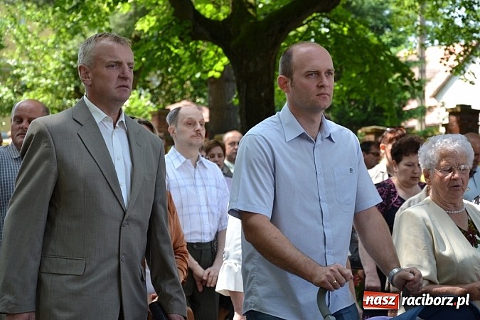 Zdjęcie w galerii na portalu naszraciborz.pl: Zabierzcie Jezusa ze sobą do domu! Procesja Bożego Ciała w Rudach  wiadomości z regionu