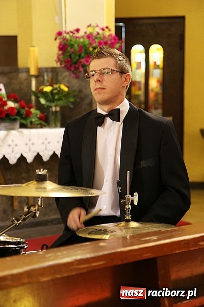 Zdjęcie w galerii na portalu naszraciborz.pl: Piosenki Piotra Rubika zabrzmiały dziś w kościele Najświętszego Serca Pana Jezusa wiadomości z regionu