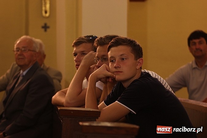 Zdjęcie w galerii na portalu naszraciborz.pl: Piosenki Piotra Rubika zabrzmiały dziś w kościele Najświętszego Serca Pana Jezusa wiadomości z regionu