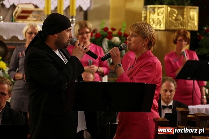 Zdjęcie w galerii na portalu naszraciborz.pl: Piosenki Piotra Rubika zabrzmiały dziś w kościele Najświętszego Serca Pana Jezusa wiadomości z regionu
