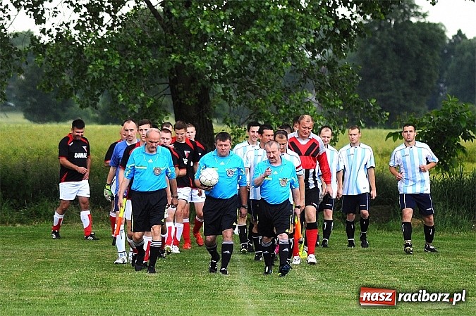 Zdjęcie w galerii na portalu naszraciborz.pl: B klasa: Trzy punkty zostały w Bieńkowicach wiadomości z regionu