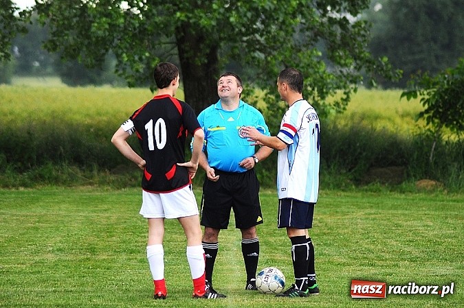 Zdjęcie w galerii na portalu naszraciborz.pl: B klasa: Trzy punkty zostały w Bieńkowicach wiadomości z regionu