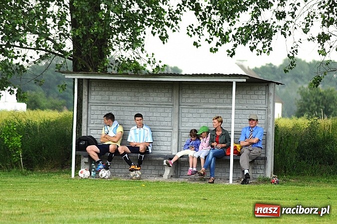 Zdjęcie w galerii na portalu naszraciborz.pl: B klasa: Trzy punkty zostały w Bieńkowicach wiadomości z regionu