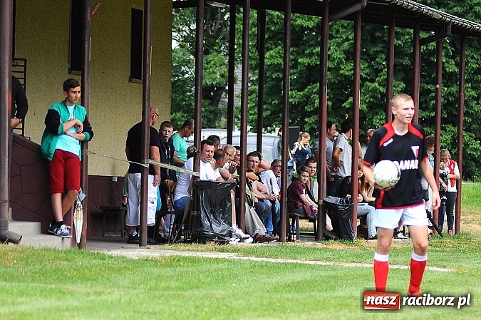 Zdjęcie w galerii na portalu naszraciborz.pl: B klasa: Trzy punkty zostały w Bieńkowicach wiadomości z regionu