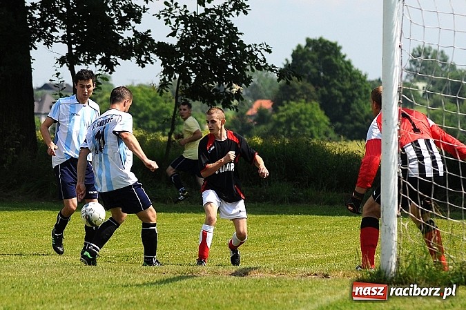 Zdjęcie w galerii na portalu naszraciborz.pl: B klasa: Trzy punkty zostały w Bieńkowicach wiadomości z regionu