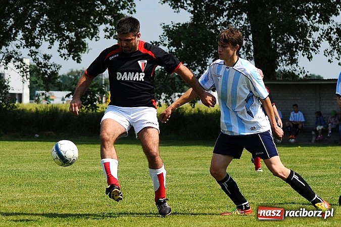 Zdjęcie w galerii na portalu naszraciborz.pl: B klasa: Trzy punkty zostały w Bieńkowicach wiadomości z regionu
