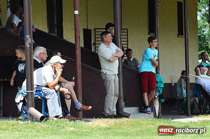 Zdjęcie w galerii na portalu naszraciborz.pl: B klasa: Trzy punkty zostały w Bieńkowicach wiadomości z regionu