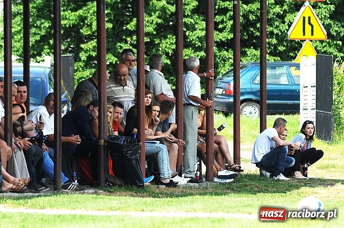 Zdjęcie w galerii na portalu naszraciborz.pl: B klasa: Trzy punkty zostały w Bieńkowicach wiadomości z regionu