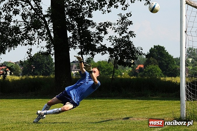 Zdjęcie w galerii na portalu naszraciborz.pl: B klasa: Trzy punkty zostały w Bieńkowicach wiadomości z regionu
