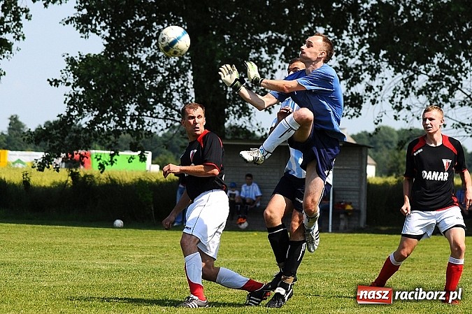Zdjęcie w galerii na portalu naszraciborz.pl: B klasa: Trzy punkty zostały w Bieńkowicach wiadomości z regionu