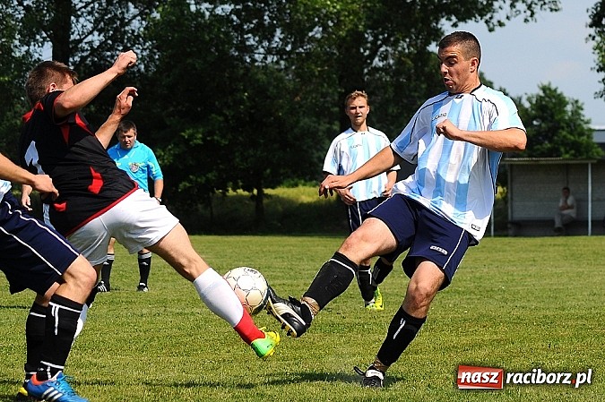 Zdjęcie w galerii na portalu naszraciborz.pl: B klasa: Trzy punkty zostały w Bieńkowicach wiadomości z regionu